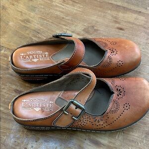 Spring Step L'Artiste Tan Mary Jane Clogs